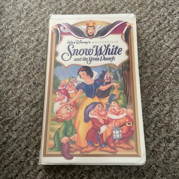 Disney Other - Snow White and the Seven Dwarfs VHS
